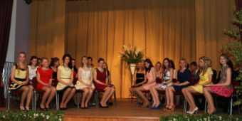 scene curtains in Valka school